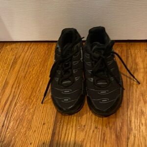 Nike youth boys sneakers